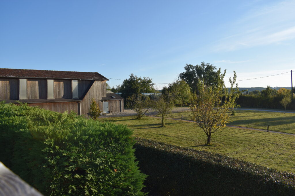 Vue du parc arboré de 3,2 hectares du Domaine du Baraillot en Lot-et-Garonne